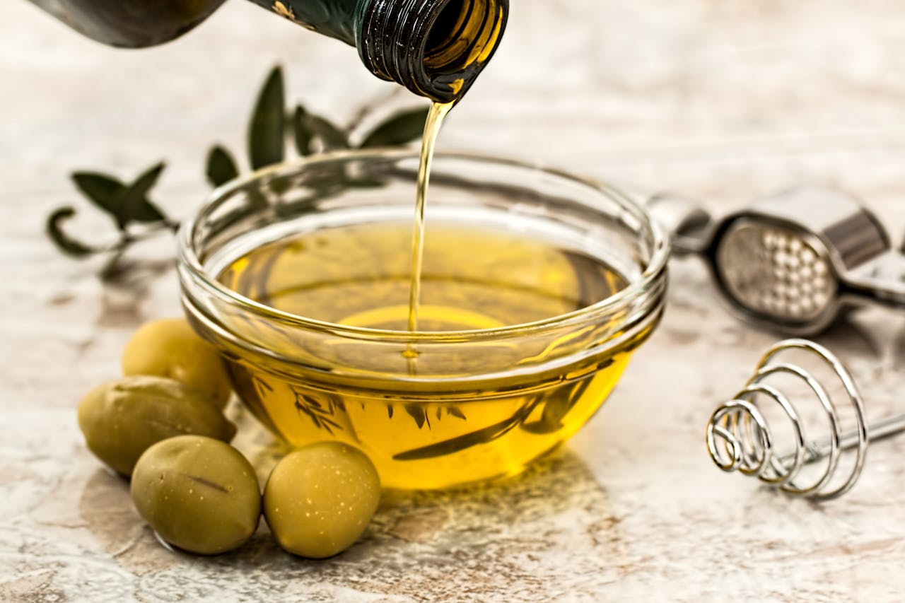 olive-oil-salad-dressing-cooking-olive-33783.jpg